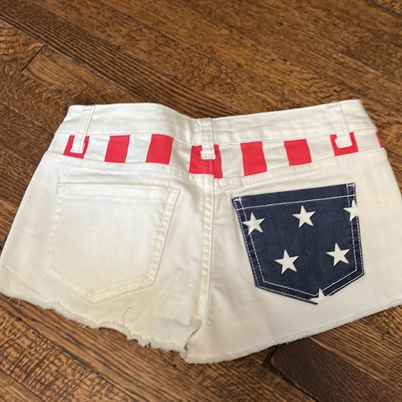 Vintage Y2K Low Rise White  Shorts With USA Stars and Stripes - Picture 2 of 7